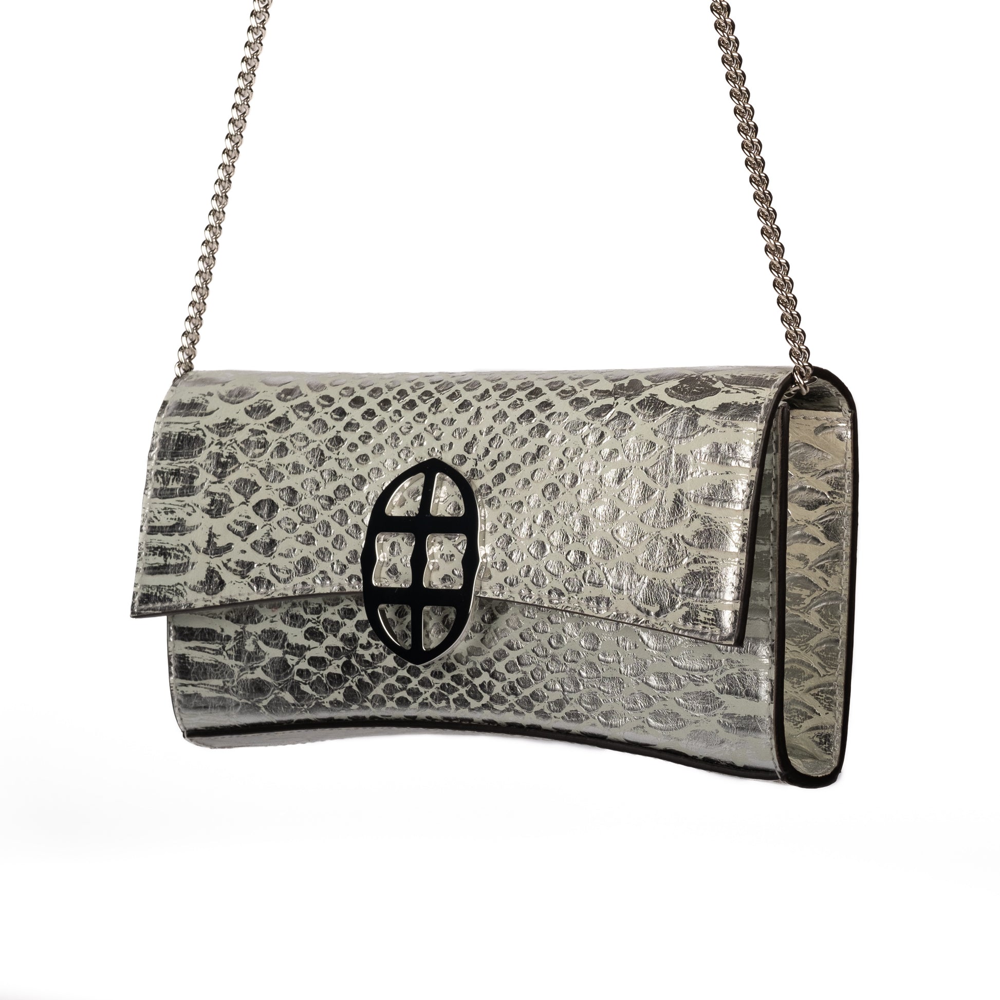 Front view of a silvery snake textured leather bag with a burnished  metal 'AMALTEA' buckle logo, and a silver chain strap, on a white background. - DEI DUCHI (AMALTEA)