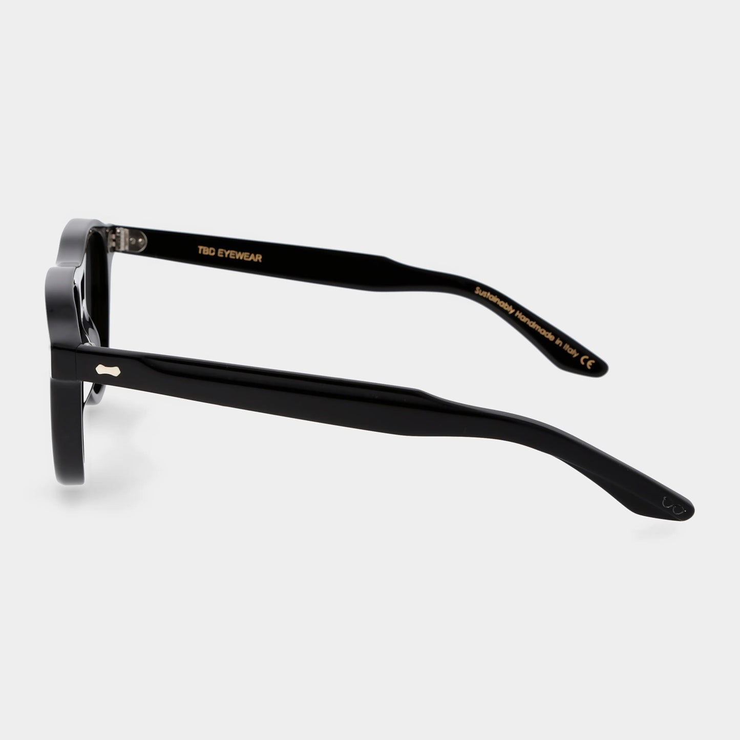 Black sunglasses with dark lenses on a light gray background. - DEI DUCHI